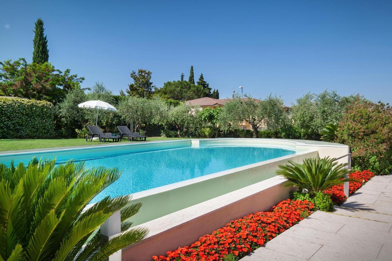 Villa Aurora-Holiday Home Apt 1 Bardolino Eksteriør bilde